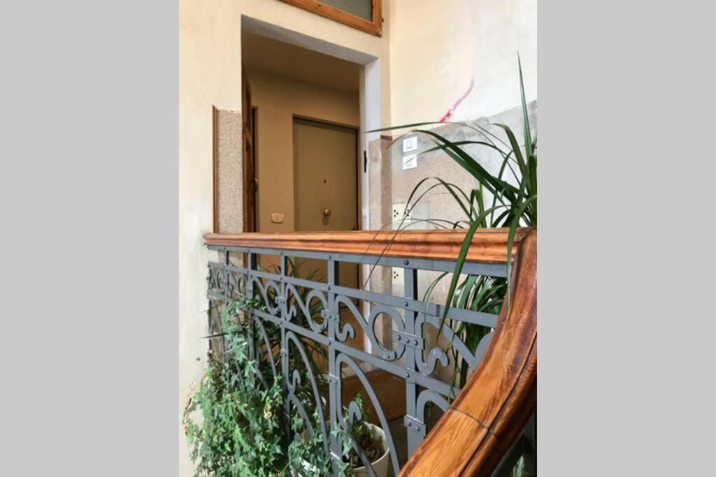 Sunny Top Floor In San Frediano Florença Exterior foto